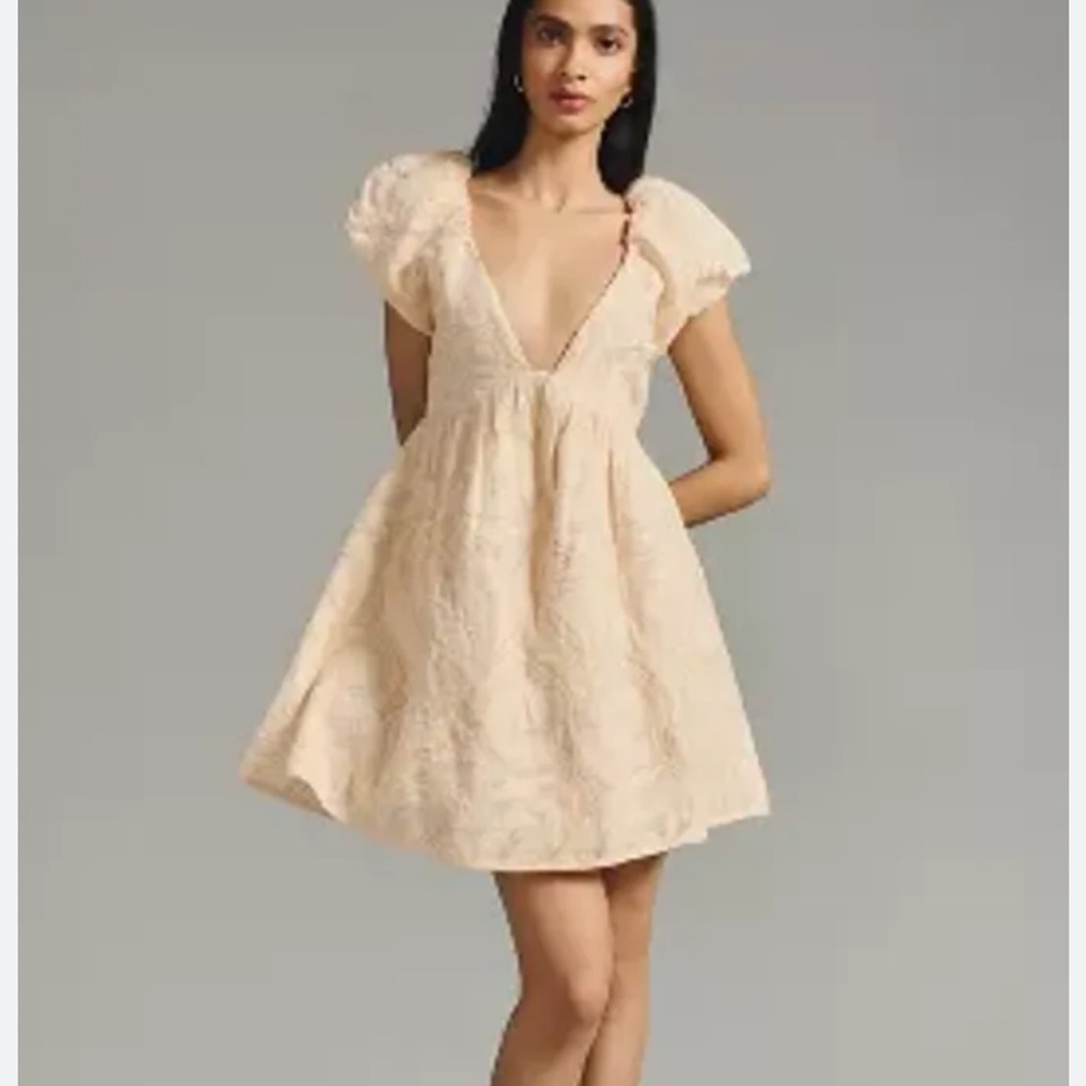 Anthropologie Deep V Puff Sleeve Dress size 4 color peach  NWT